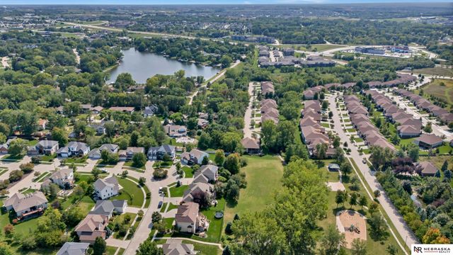 7907 Nob Hill Road, Lincoln, NE 68516