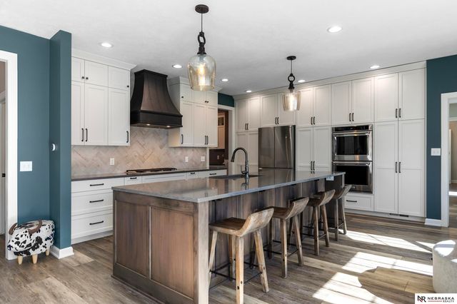 7907 Nob Hill Road, Lincoln, NE 68516