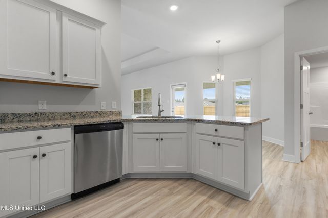 13913 Ruby Lane, Biloxi, MS 39532