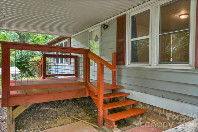 10 Canyon Cove, Candler, NC 28715