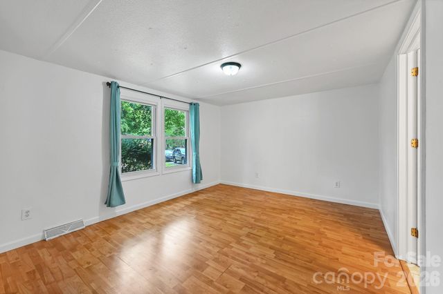 10 Canyon Cove, Candler, NC 28715