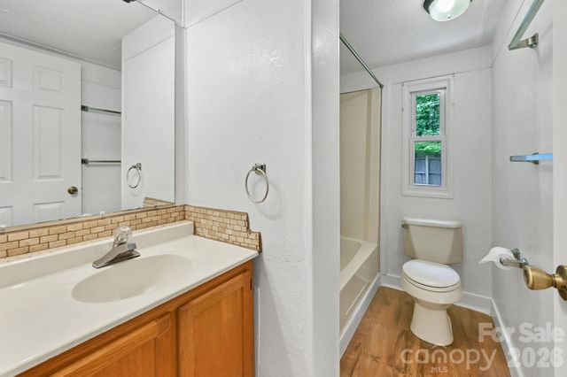 10 Canyon Cove, Candler, NC 28715