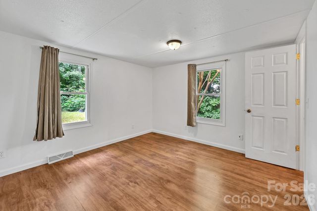 10 Canyon Cove, Candler, NC 28715