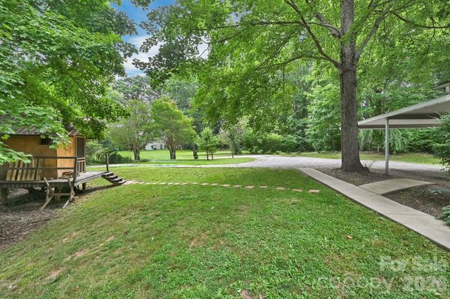 10 Canyon Cove, Candler, NC 28715