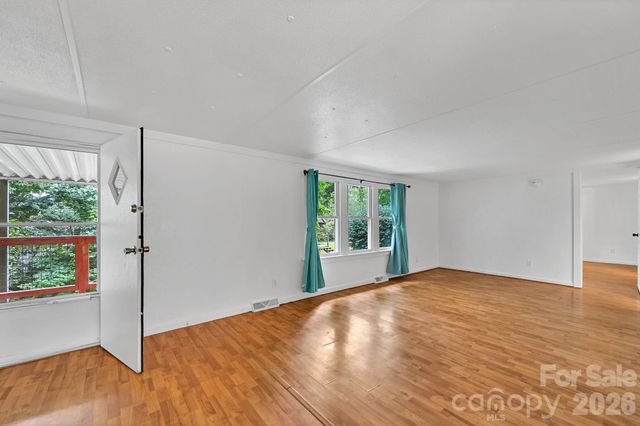 10 Canyon Cove, Candler, NC 28715