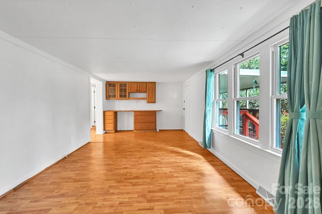 10 Canyon Cove, Candler, NC 28715