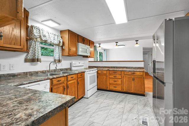 10 Canyon Cove, Candler, NC 28715