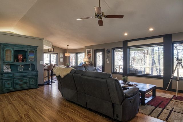 32 Doscientos Circle, Hot Springs Village, AR 71909