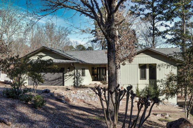 32 Doscientos Circle, Hot Springs Village, AR 71909