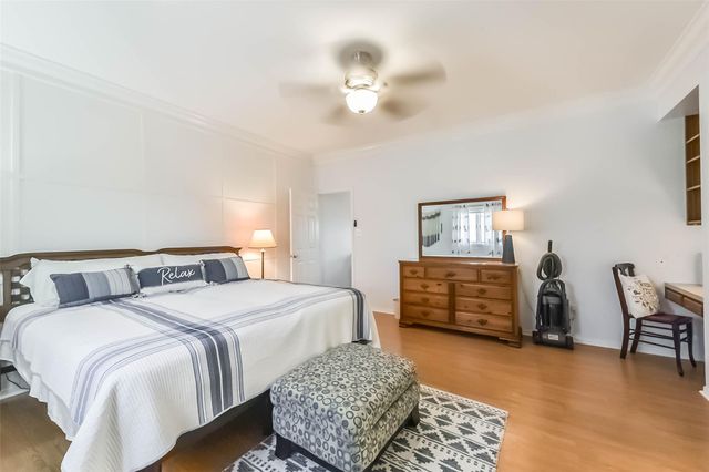 1236 Sailfish Street, Bayou Vista, TX 77563