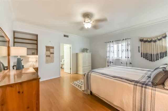 1236 Sailfish Street, Bayou Vista, TX 77563