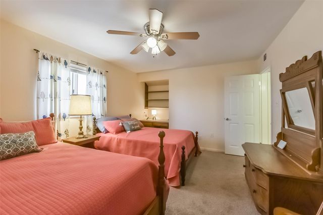 1236 Sailfish Street, Bayou Vista, TX 77563