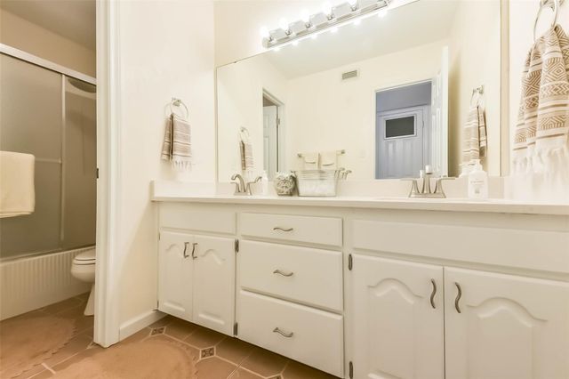 1236 Sailfish Street, Bayou Vista, TX 77563