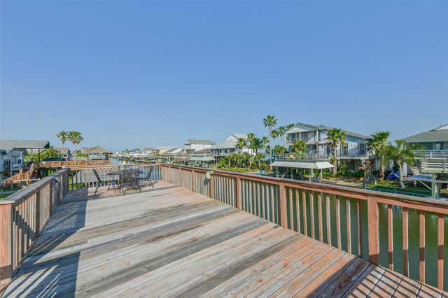 1236 Sailfish Street, Bayou Vista, TX 77563