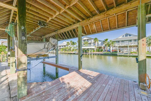 1236 Sailfish Street, Bayou Vista, TX 77563