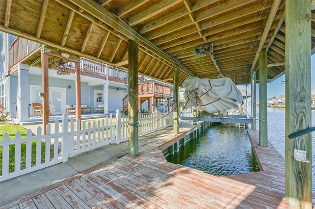 1236 Sailfish Street, Bayou Vista, TX 77563