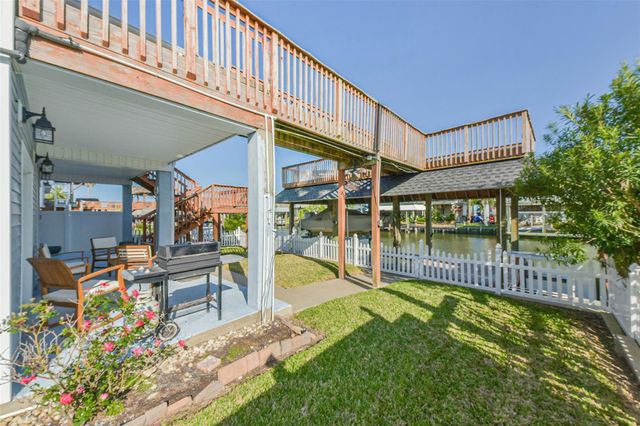 1236 Sailfish Street, Bayou Vista, TX 77563