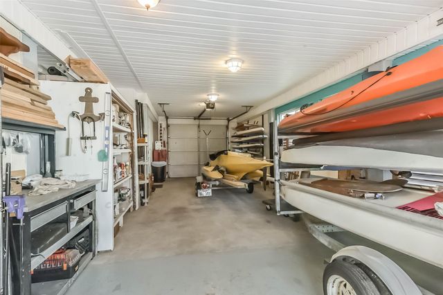 1236 Sailfish Street, Bayou Vista, TX 77563