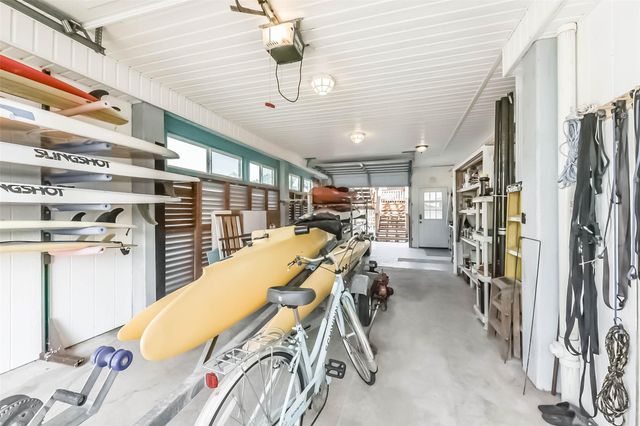 1236 Sailfish Street, Bayou Vista, TX 77563