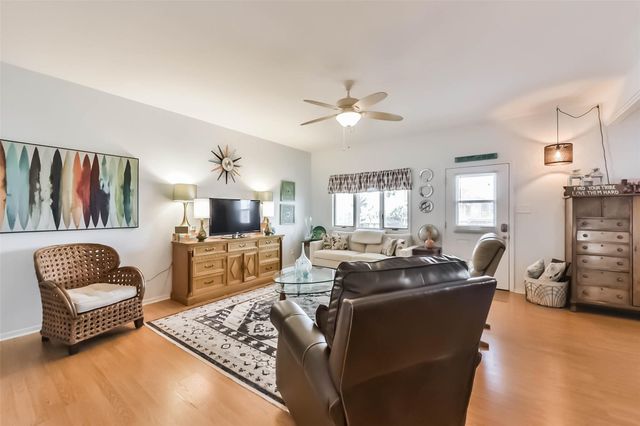 1236 Sailfish Street, Bayou Vista, TX 77563