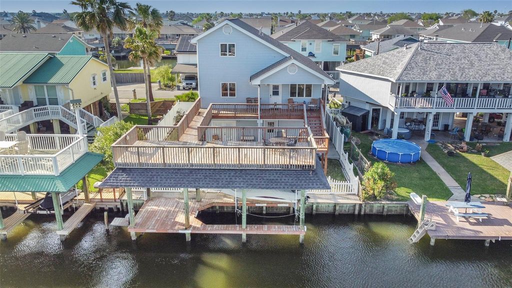 1236 Sailfish Street, Bayou Vista, TX 77563