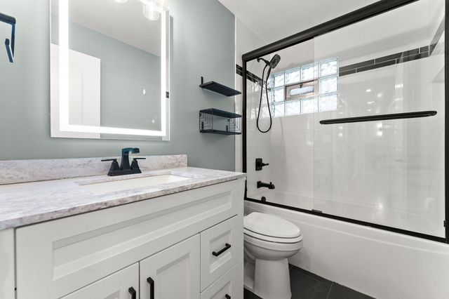 3036 99th Street, Highland, IN 46322