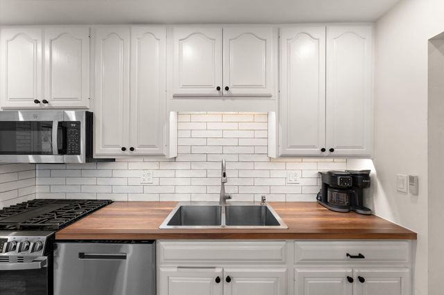 3036 99th Street, Highland, IN 46322