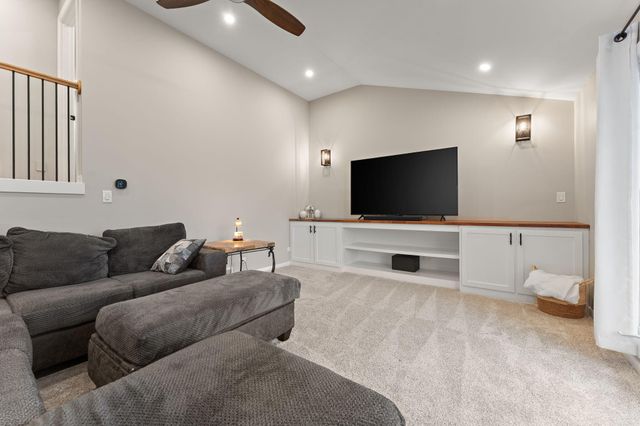 3036 99th Street, Highland, IN 46322