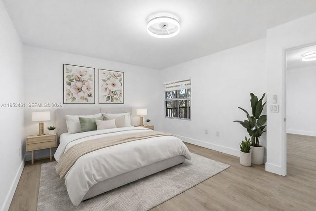 571 SW 141st Ave 204N, Pembroke Pines, FL 33027