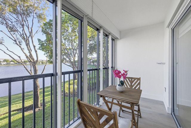 571 SW 141st Ave 204N, Pembroke Pines, FL 33027