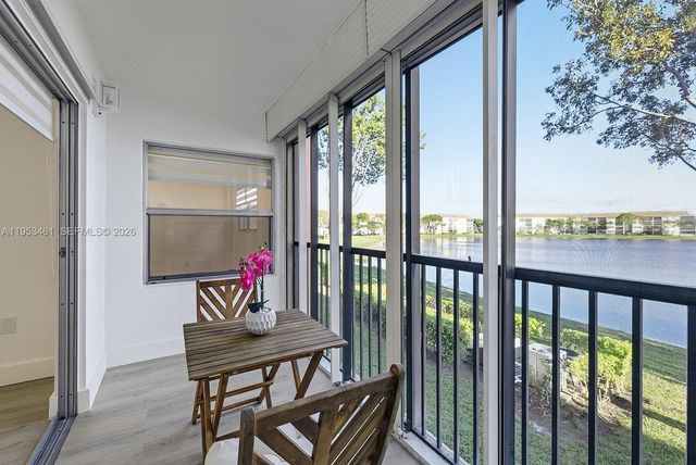 571 SW 141st Ave 204N, Pembroke Pines, FL 33027