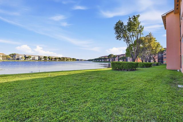 571 SW 141st Ave 204N, Pembroke Pines, FL 33027