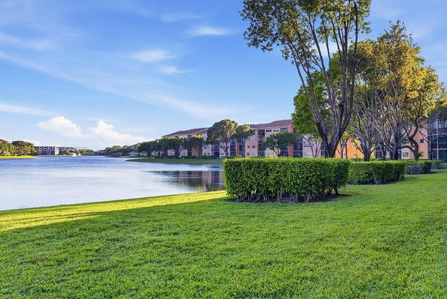 571 SW 141st Ave 204N, Pembroke Pines, FL 33027