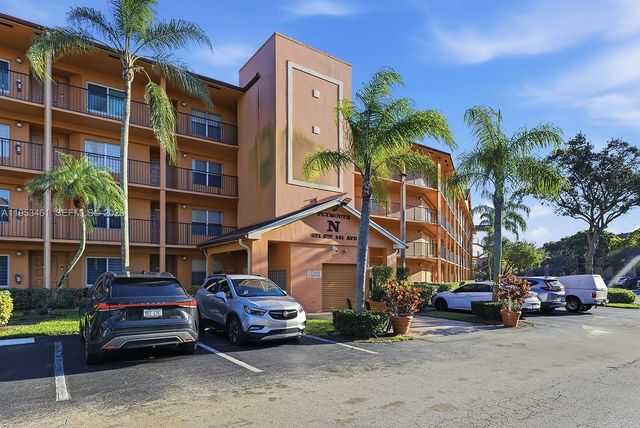 571 SW 141st Ave 204N, Pembroke Pines, FL 33027