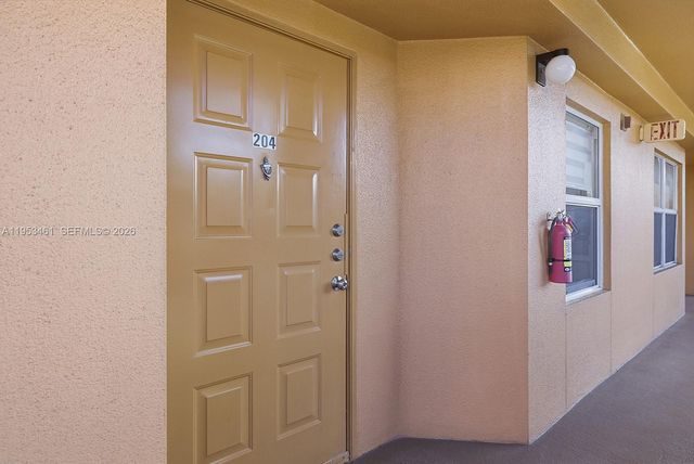 571 SW 141st Ave 204N, Pembroke Pines, FL 33027