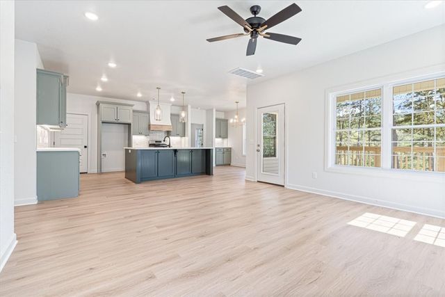 16 Reighton Drive, Bella Vista, AR 72714