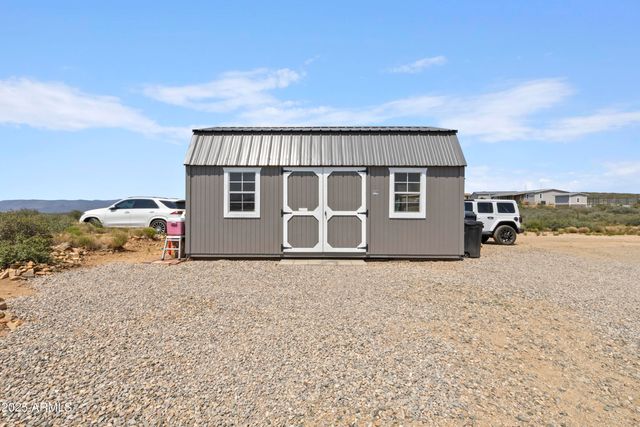 1235 N HARVEST Road, Dewey, AZ 86327
