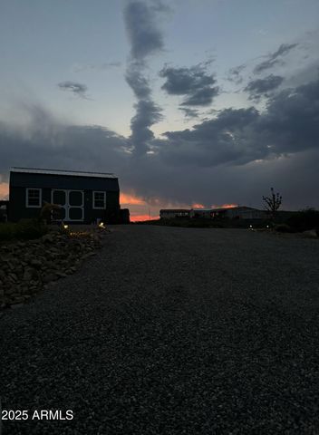 1235 N HARVEST Road, Dewey, AZ 86327