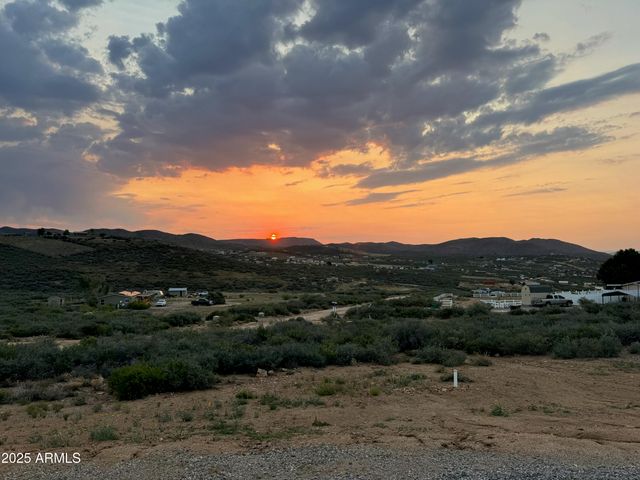 1235 N HARVEST Road, Dewey, AZ 86327