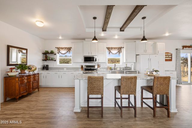 1235 N HARVEST Road, Dewey, AZ 86327