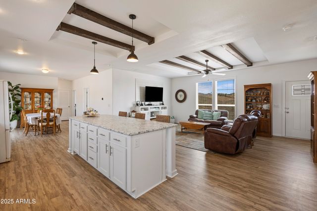 1235 N HARVEST Road, Dewey, AZ 86327