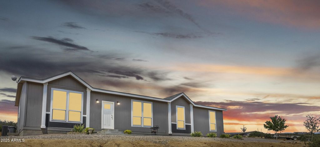 1235 N HARVEST Road, Dewey, AZ 86327