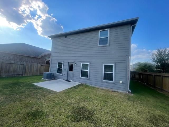 11042 Hillside Creek Drive, Humble, TX 77396