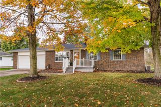 8275 Rolling Hill Avenue NW, North Canton, OH 44720