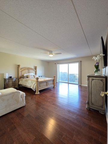 6815 N Milwaukee Avenue 210, Niles, IL 60714