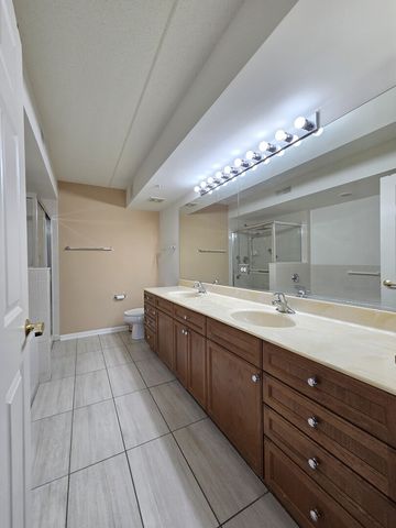 6815 N Milwaukee Avenue 210, Niles, IL 60714