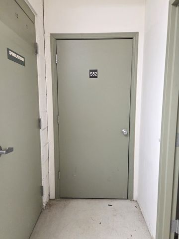 6815 N Milwaukee Avenue 210, Niles, IL 60714