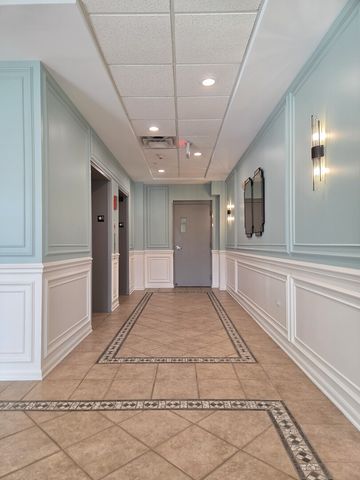 6815 N Milwaukee Avenue 210, Niles, IL 60714