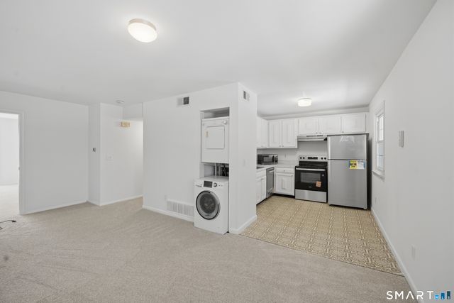 11 Bradley Circle A, Enfield, CT 06082