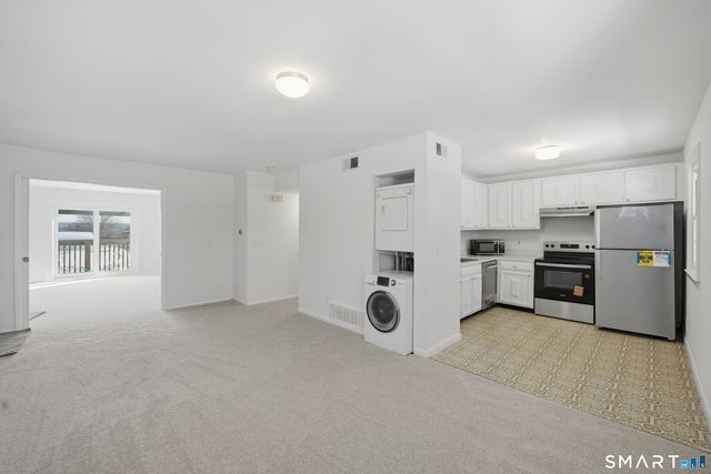 11 Bradley Circle A, Enfield, CT 06082